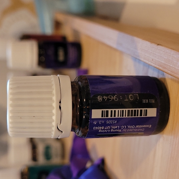 Valor Essential Oil II *New* - Picture 2 of 3